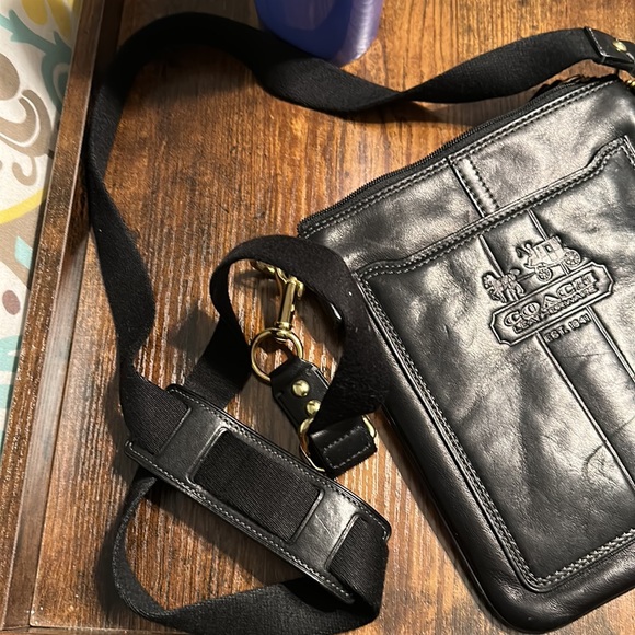 Coach - Picture 2 of 9